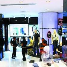 福建省零售業面臨深度調整，百貨服裝等業態轉型壓力加大